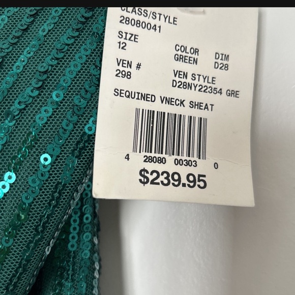 Formal long gown - Picture 4 of 4